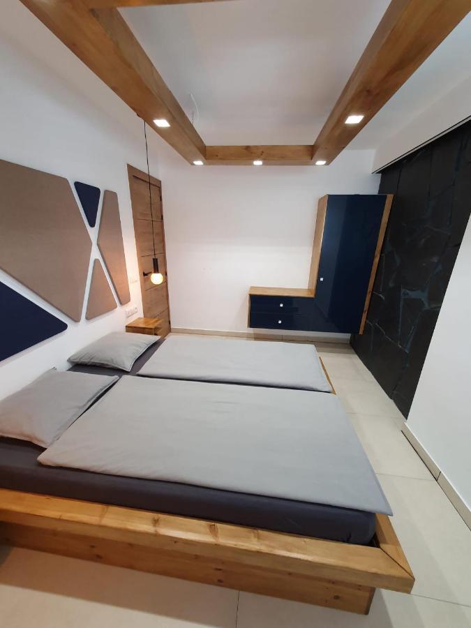 The White Waves Tf Americas Apartment